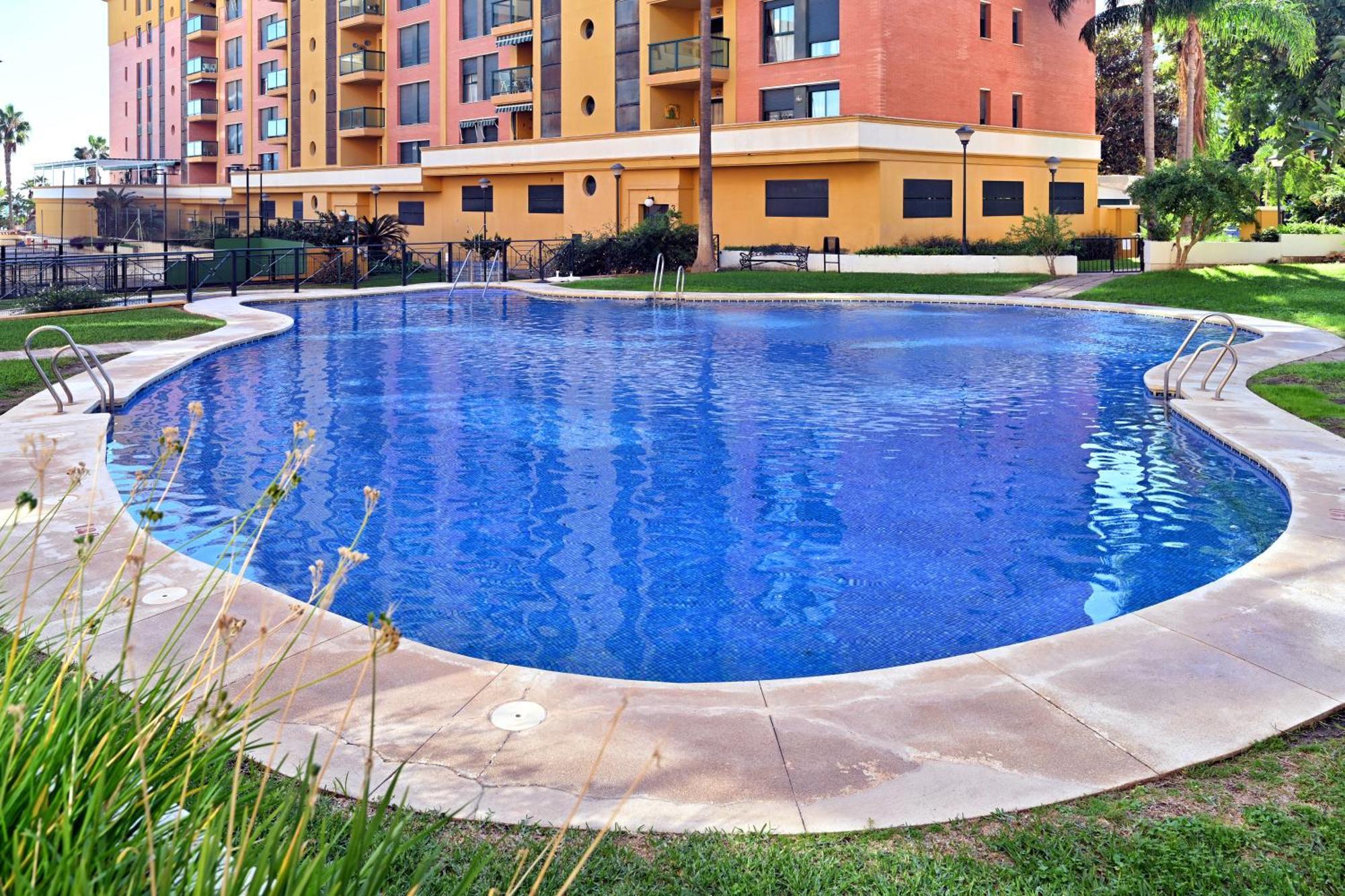 Love Rent4 Malaga Alamar Torremolinos Luaran gambar